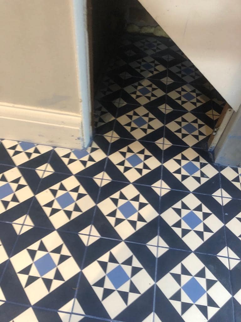 Tiled hall floor: View 5