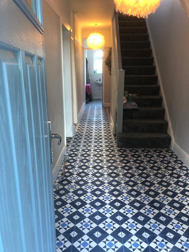 Tiled hall floor: View 8