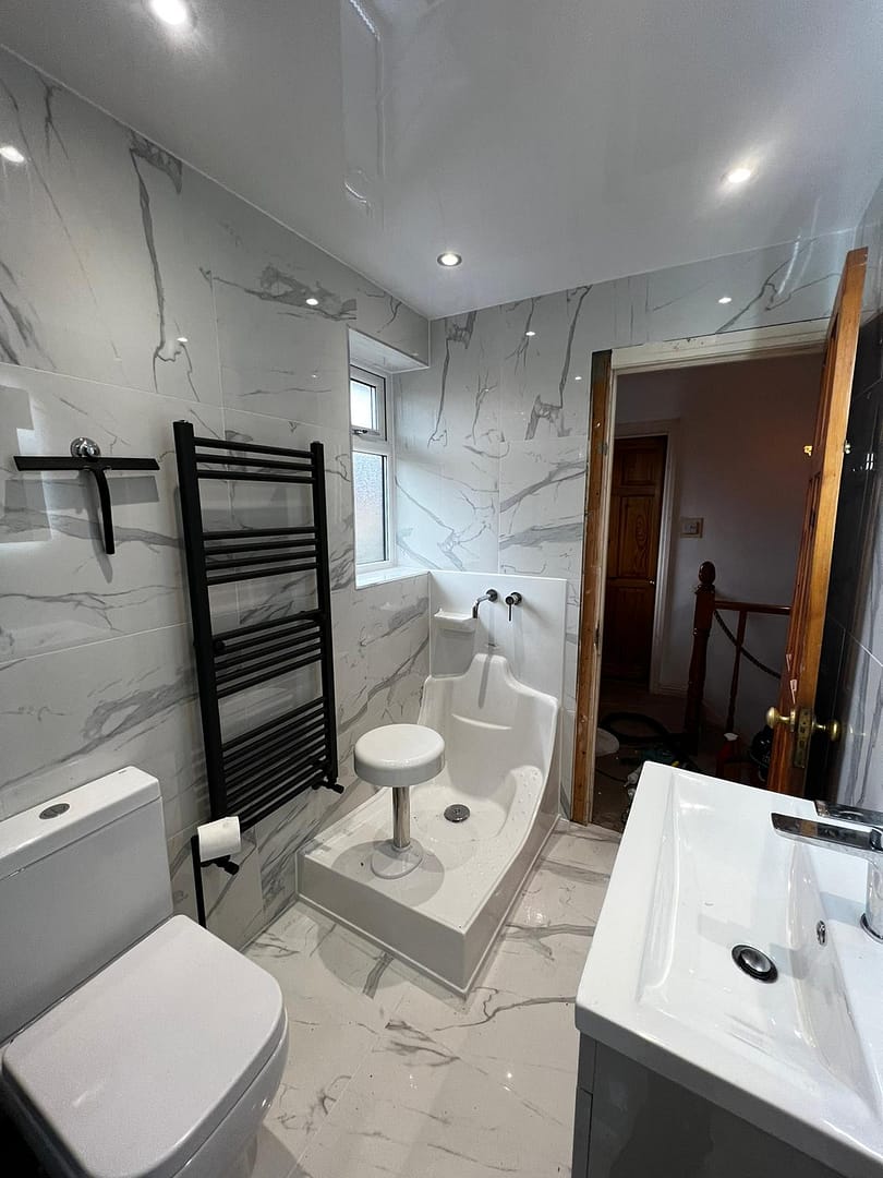 Bathroom 1: View 2 showing wudu foot bath