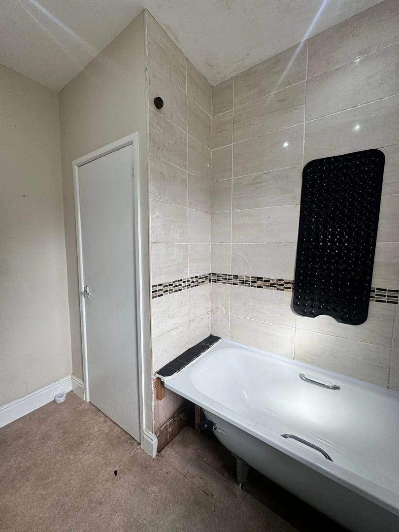 Bathroom 3 showing old bath